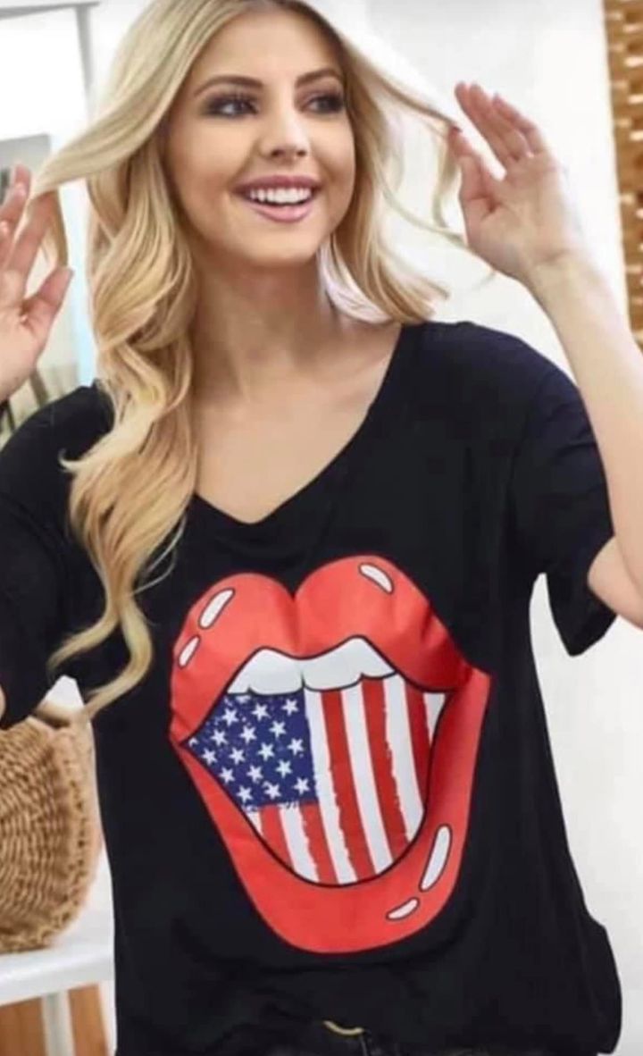 Short  Sleeve Graphic America Flag Lips