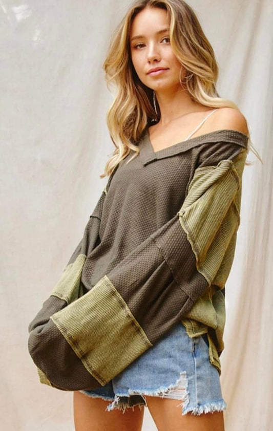 Raw Edge Contrast Colors long Sleeve Top