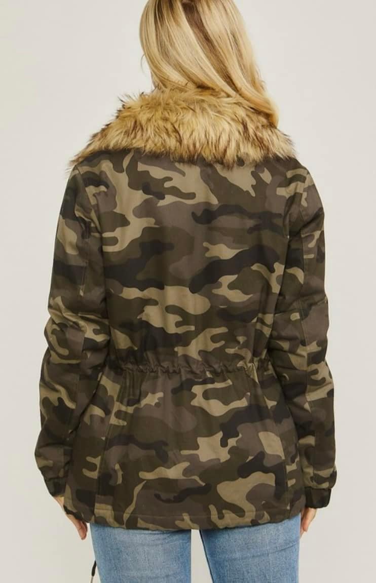 Camo Jacket with detachable Fur Color